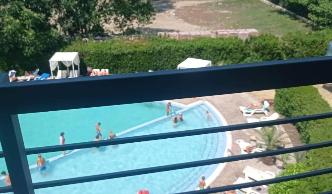 Modern 2 Bedroom Apartment In Top Location In Sunny Beach Just 150 Meters From Casino Platinum Buitenkant foto
