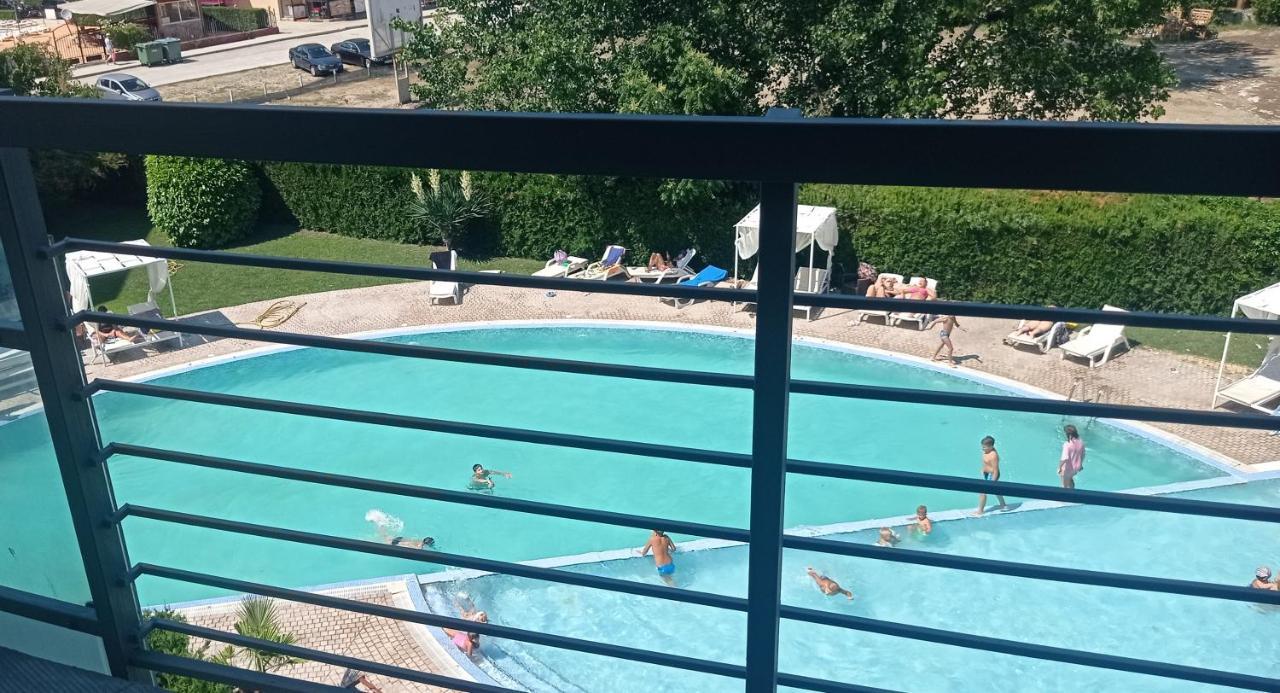 Modern 2 Bedroom Apartment In Top Location In Sunny Beach Just 150 Meters From Casino Platinum Buitenkant foto