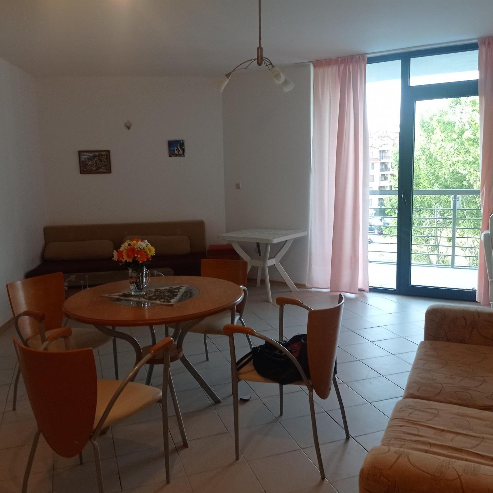 Modern 2 Bedroom Apartment In Top Location In Sunny Beach Just 150 Meters From Casino Platinum Buitenkant foto