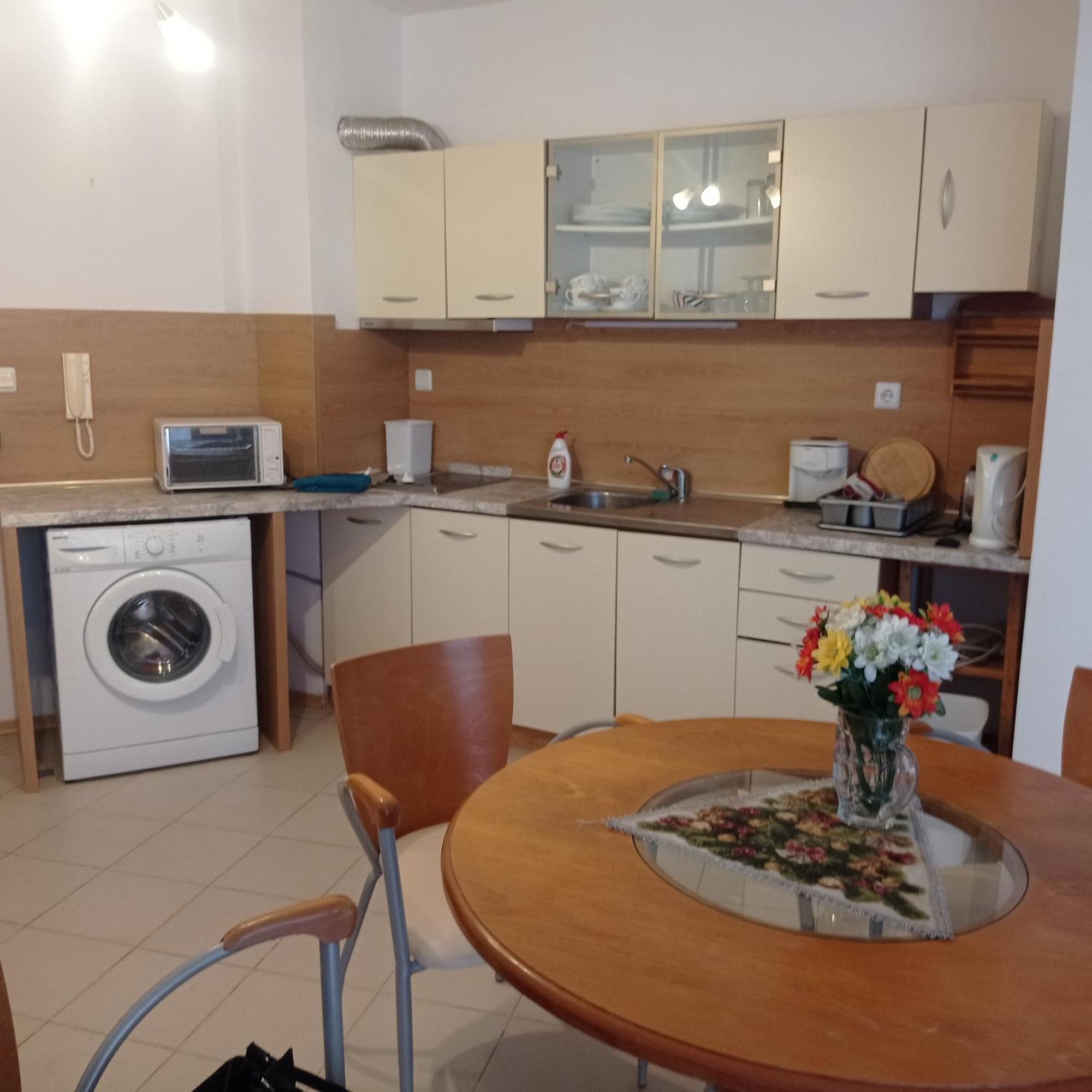 Modern 2 Bedroom Apartment In Top Location In Sunny Beach Just 150 Meters From Casino Platinum Buitenkant foto