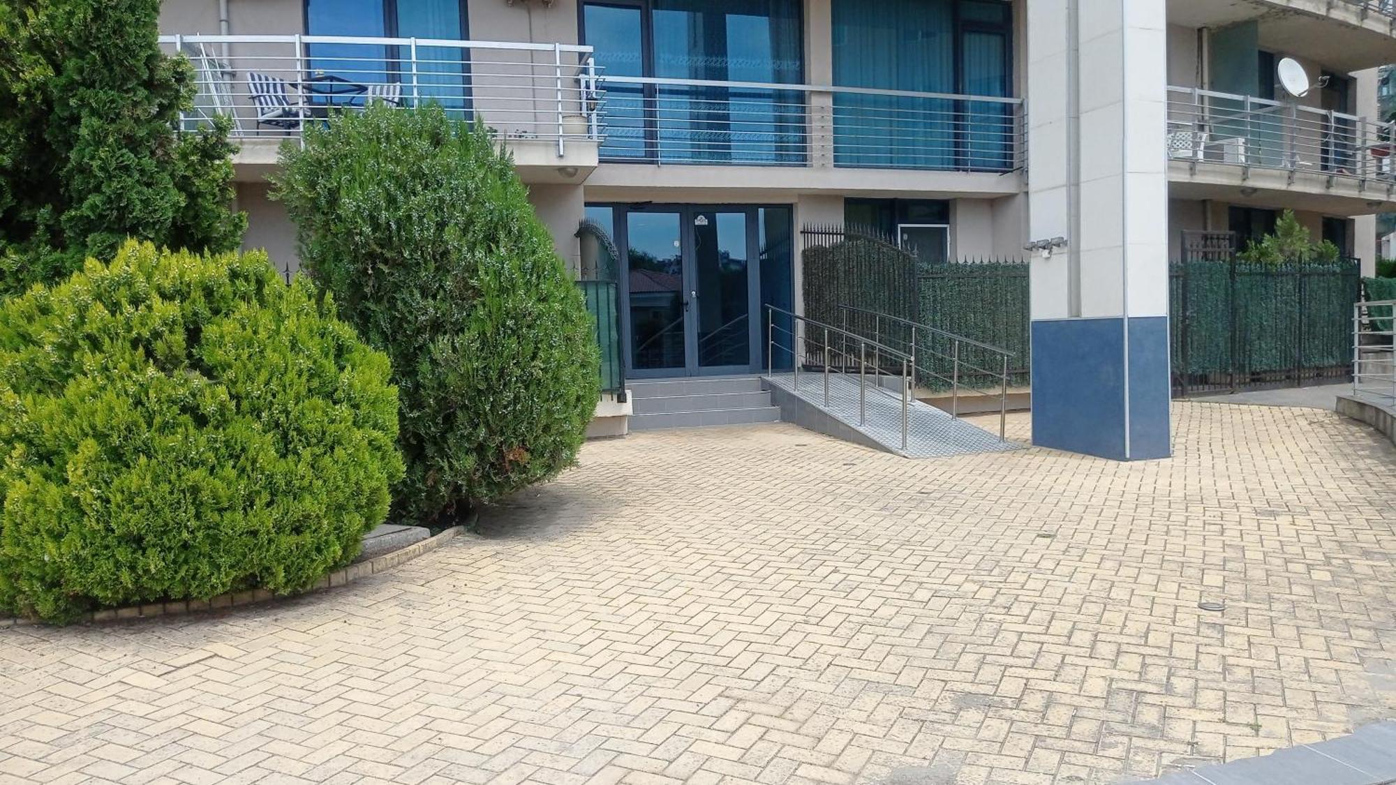 Modern 2 Bedroom Apartment In Top Location In Sunny Beach Just 150 Meters From Casino Platinum Buitenkant foto